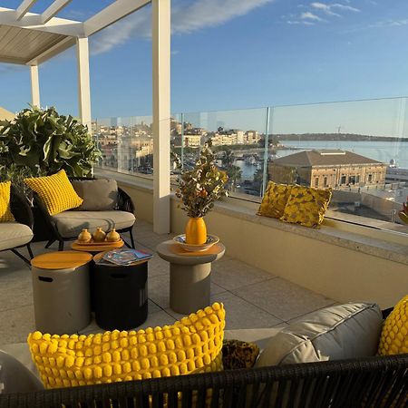 La Terrazza Sul Porto Panzió Szirakúza Kültér fotó