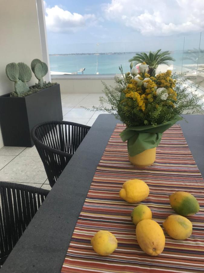 La Terrazza Sul Porto Panzió Szirakúza Kültér fotó