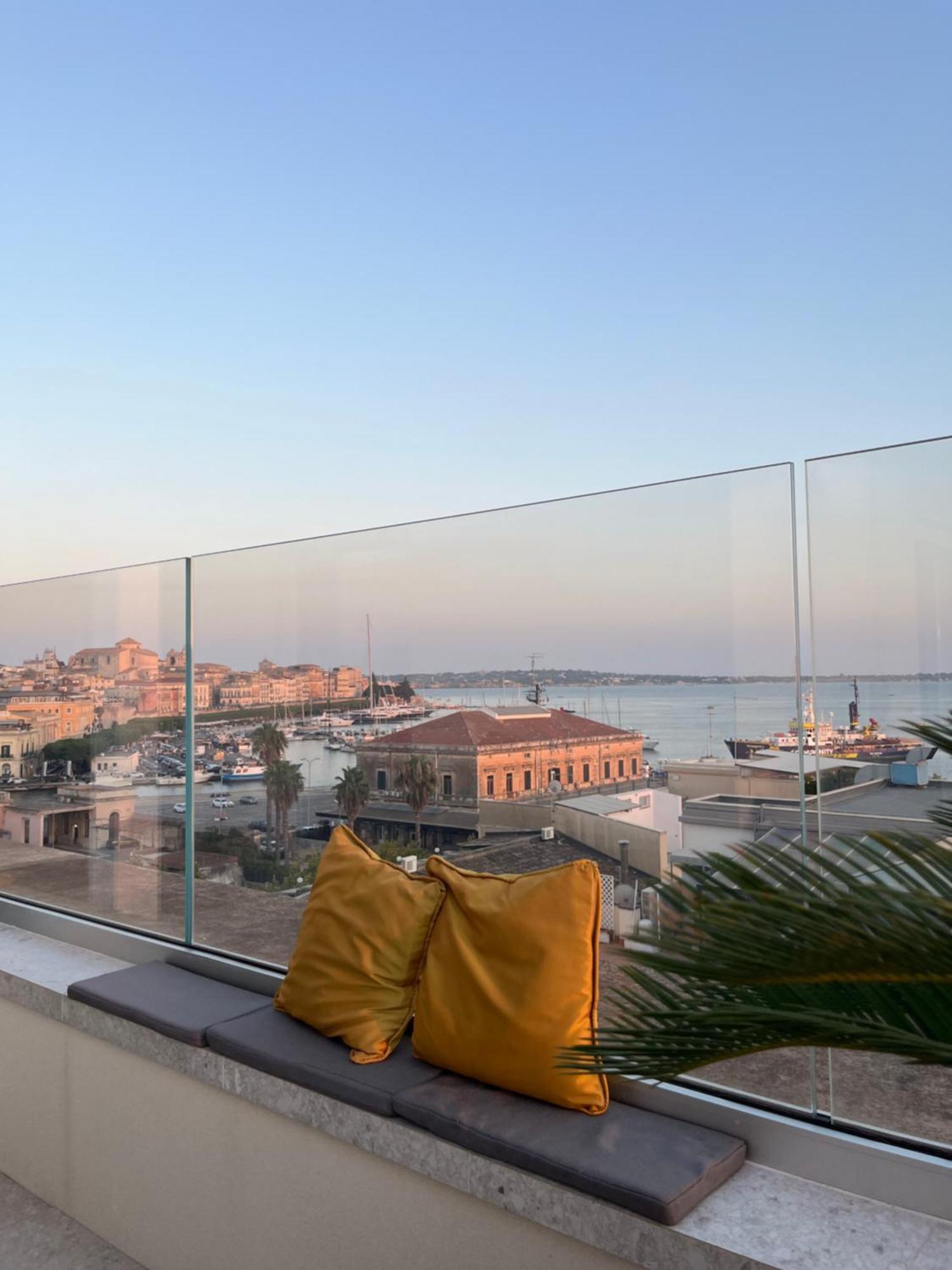 La Terrazza Sul Porto Panzió Szirakúza Kültér fotó