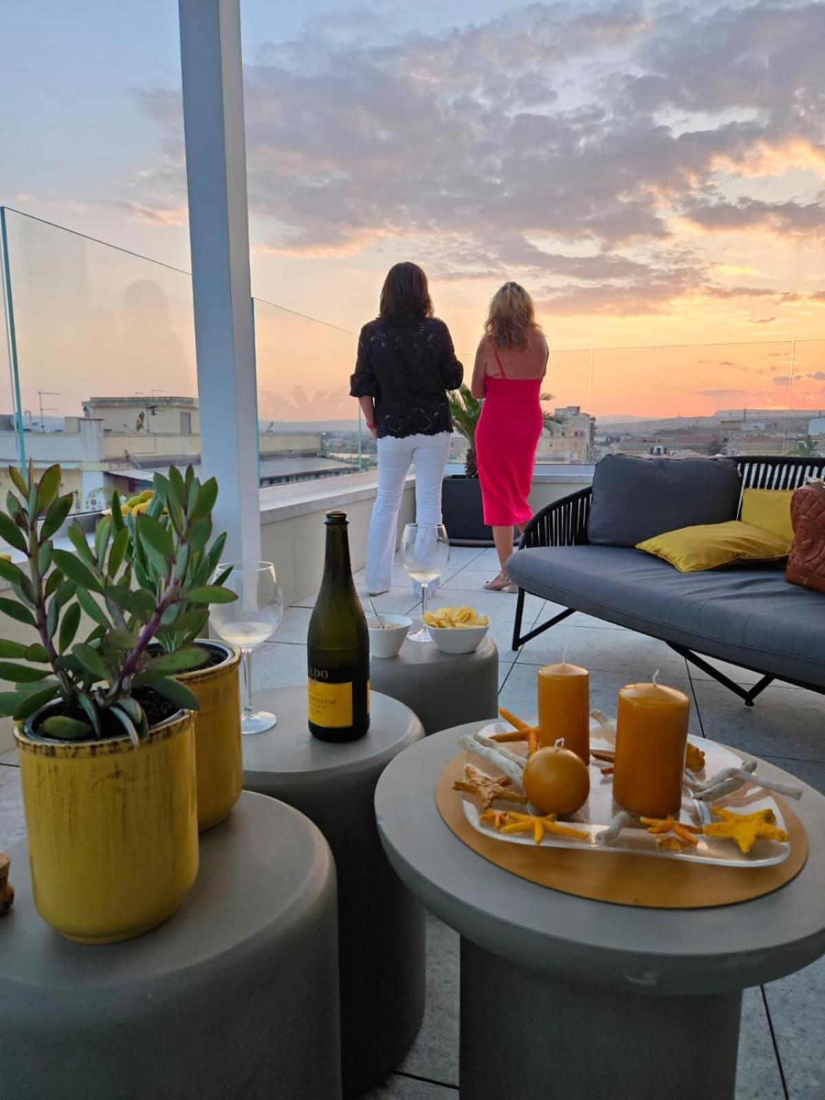 La Terrazza Sul Porto Panzió Szirakúza Kültér fotó