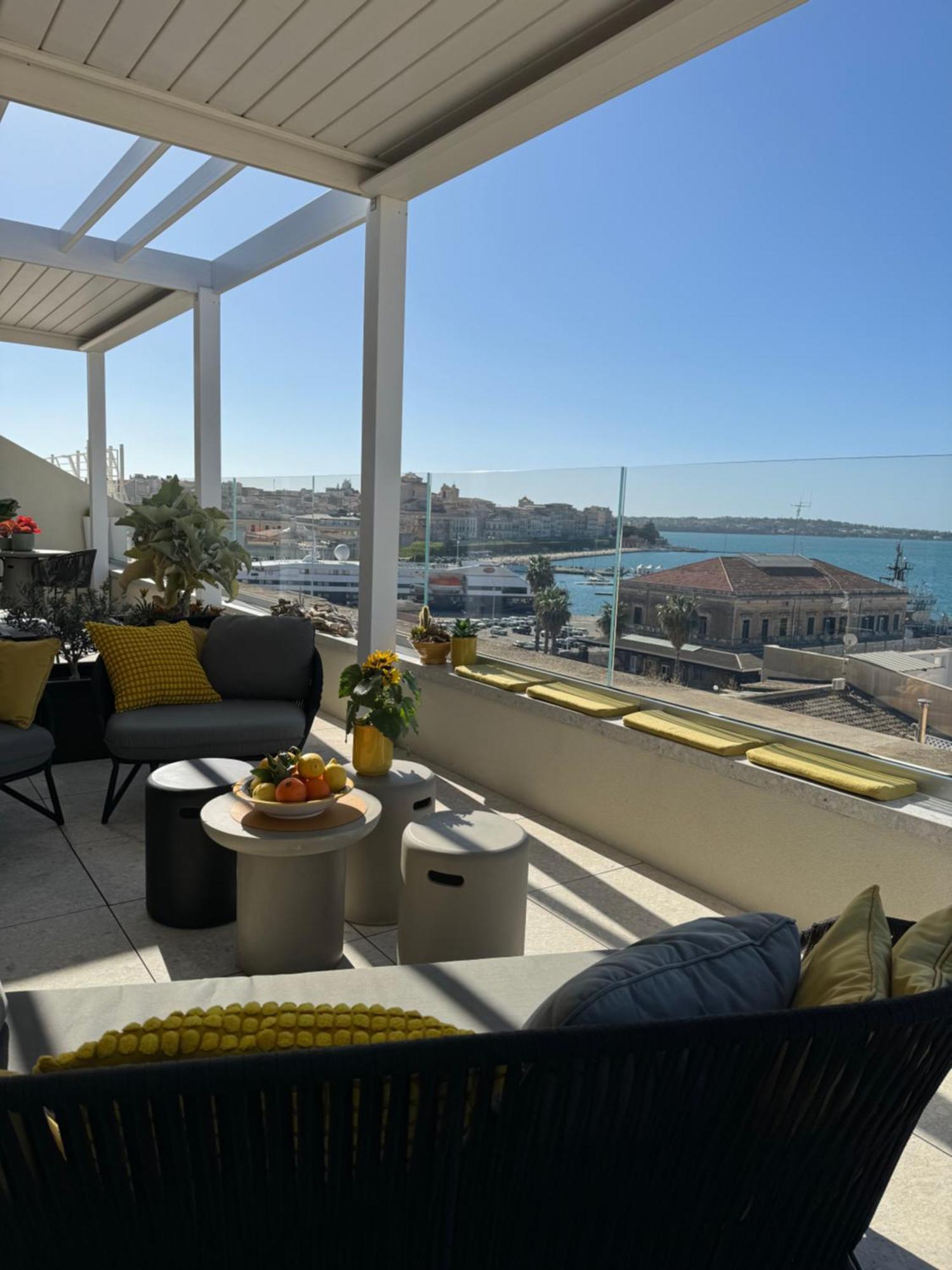 La Terrazza Sul Porto Panzió Szirakúza Kültér fotó