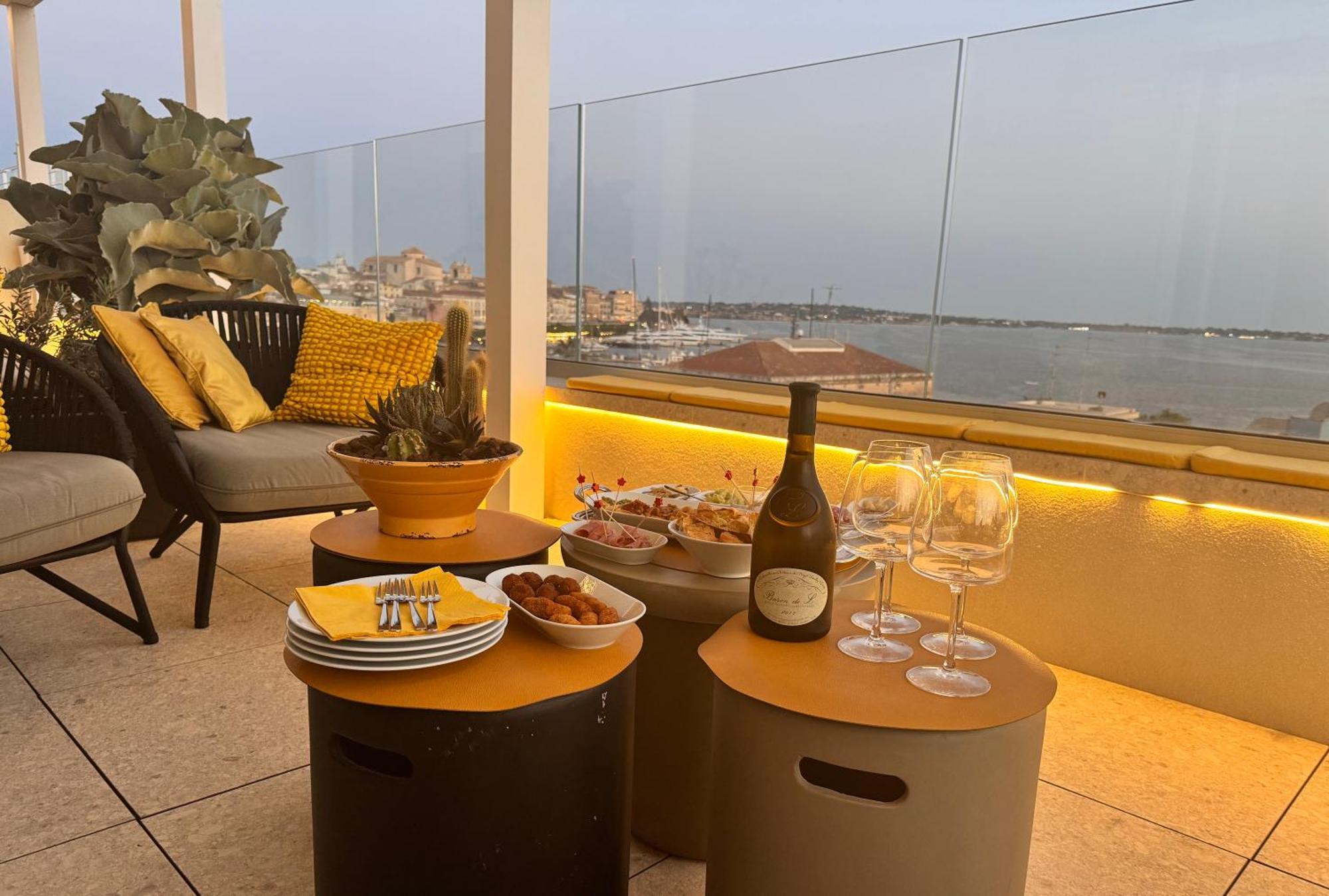 La Terrazza Sul Porto Panzió Szirakúza Kültér fotó