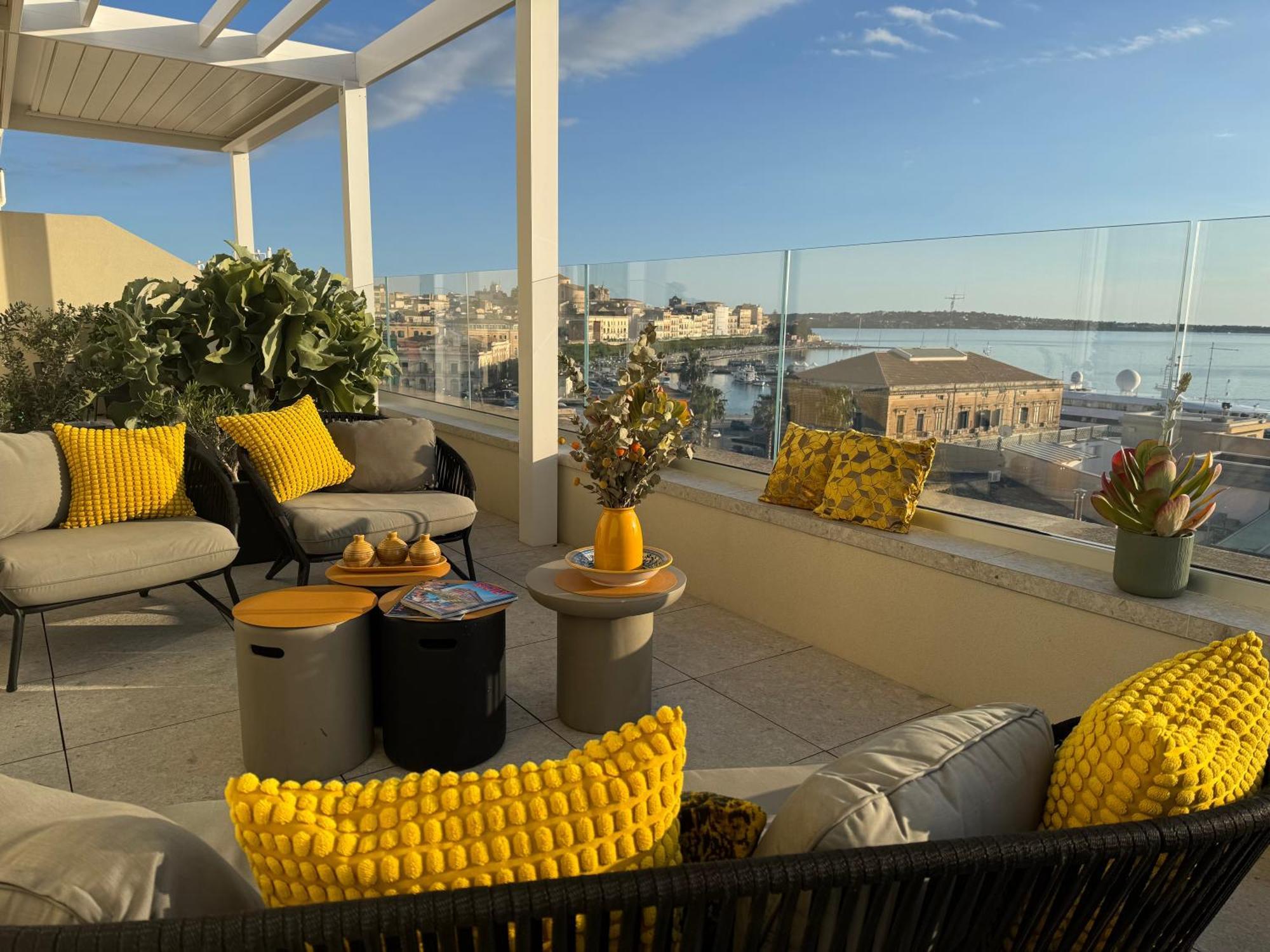 La Terrazza Sul Porto Panzió Szirakúza Kültér fotó